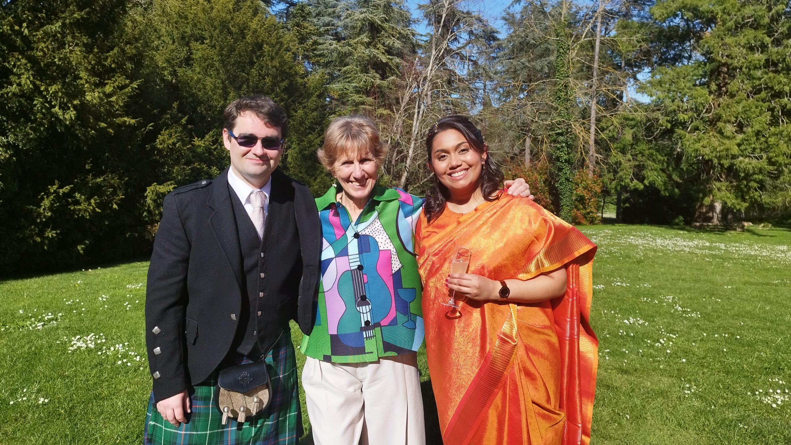Dual-culture wedding at Domaine de Montjoie with an English-speaking celebrant in France